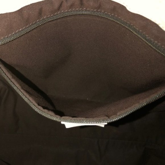 !!GG Canvas Medium Abbey Hobo!! - Picture 5 of 13